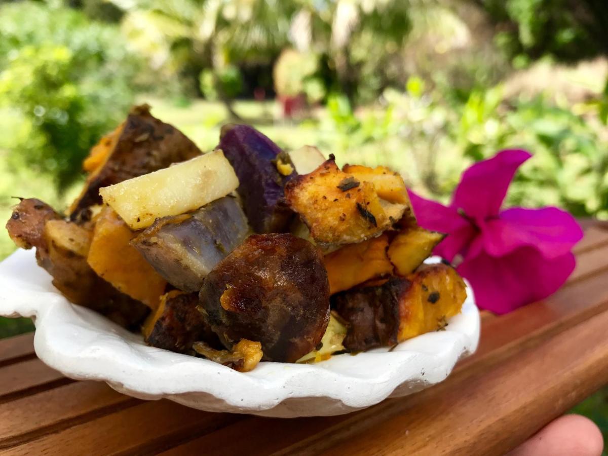 Hare Pakoba Guest House Hanga Roa Exterior photo